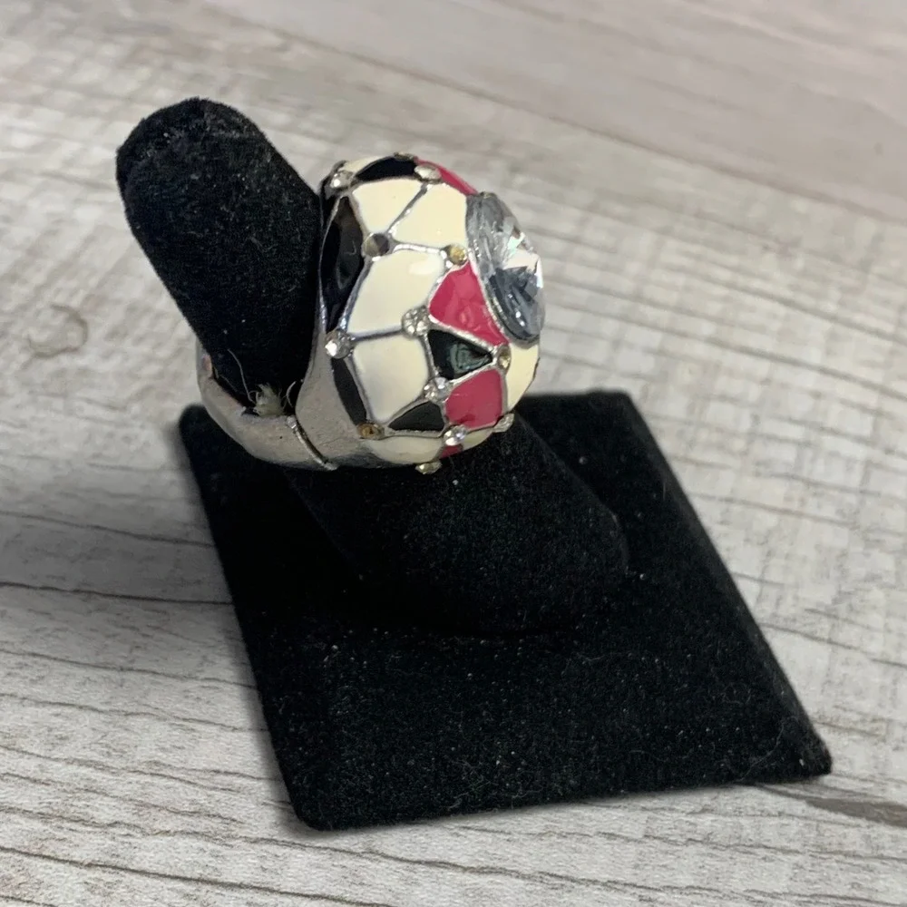 Vintage Style Enamel Mosaic Dome Ring Red Black Cream Stretch Band Size 6.5 3904